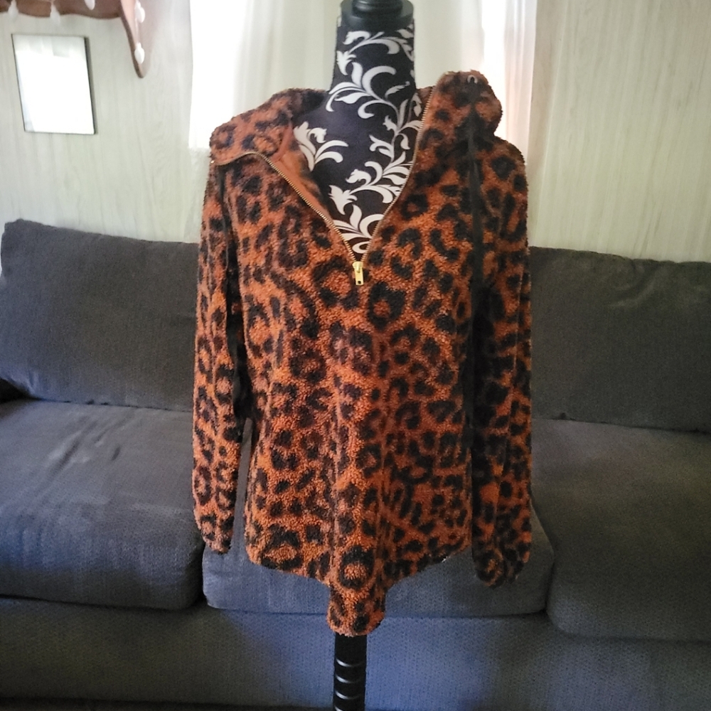Loft Size S Animal Print Cheetah/Leopard 1/2 Zip up Fuzzy Hoodie ! - Picture 2 of 8